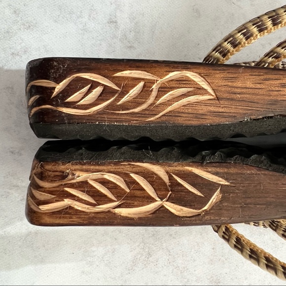 Seashells Carved Wooden Art Japanese Inspired Geta Sandal  41 - Picture 10 of 13